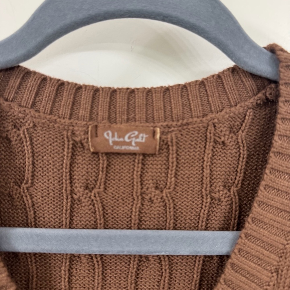 Brandy Melville Brown V-Neck Cable Knit Sweater - Picture 3 of 6